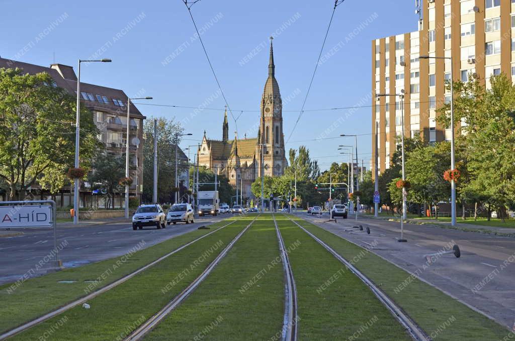 Közlekedés - Budapest - Felújított villamosvonal