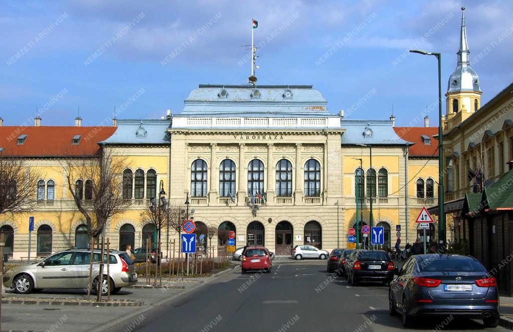 Városkép - Cegléd - A Kossuth tér 