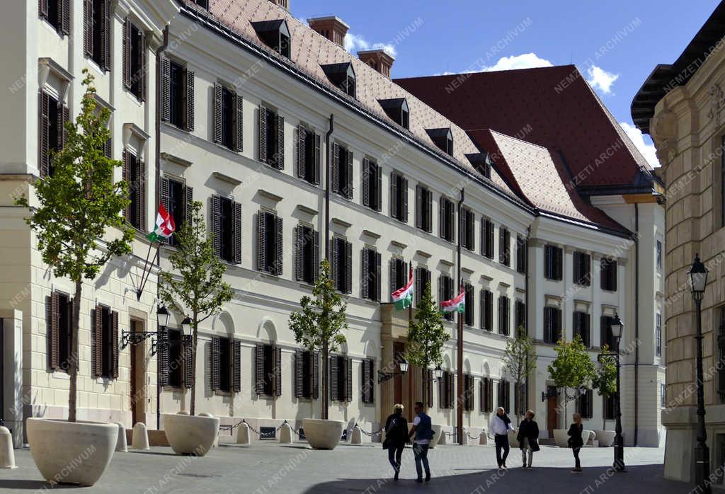 Épületfotó - Budapest - A Karmelita kolostor a Várban