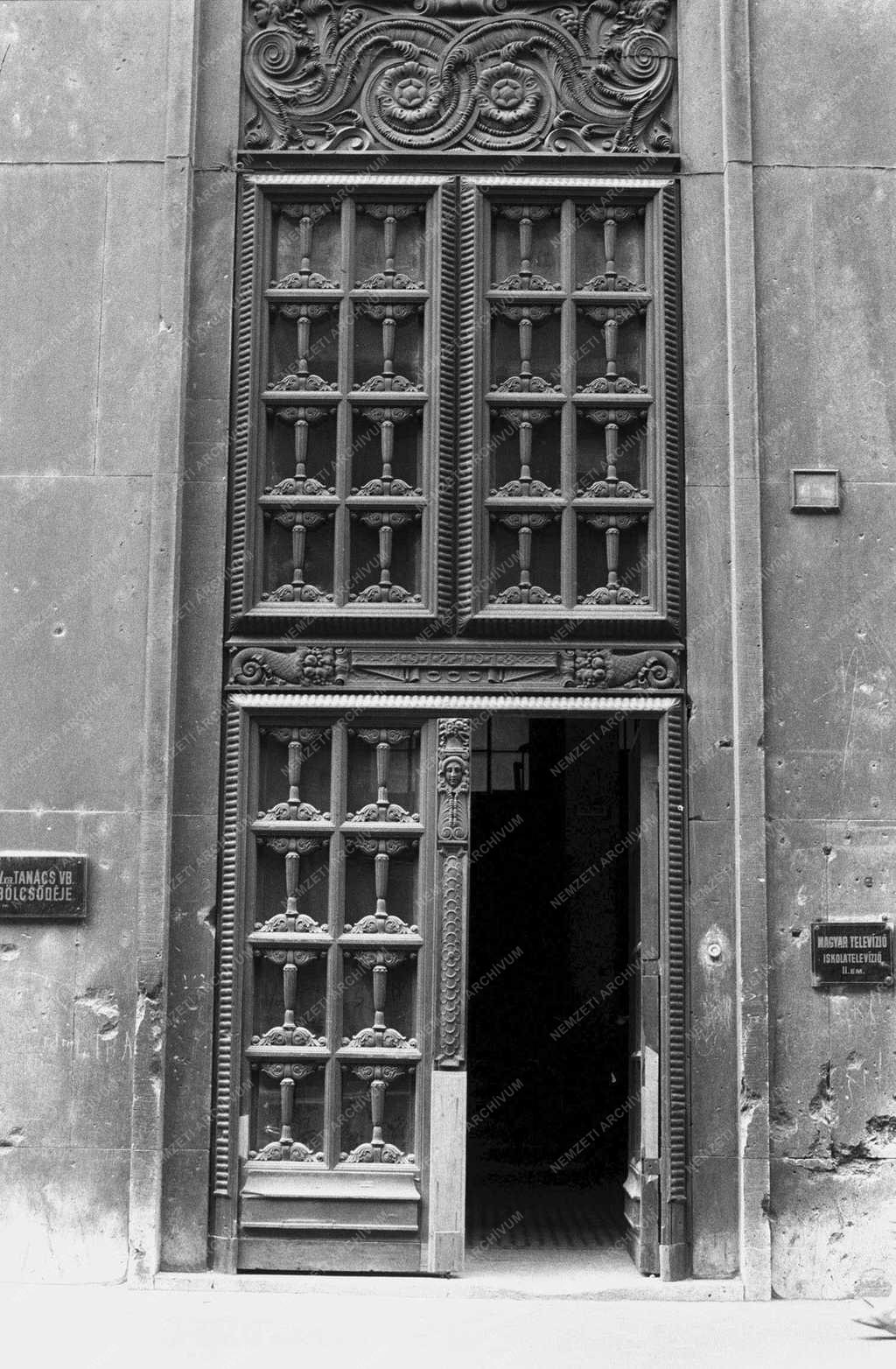 Műemlék – Belváros – Ódon kapuk