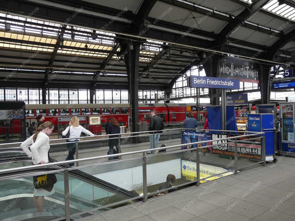Berlin -  Az U-Bahn állomása