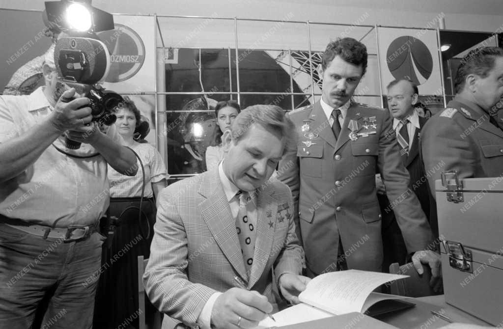 Űrhajózás - Farkas Bertalan és Valerij Kubaszov űrhajósok programja