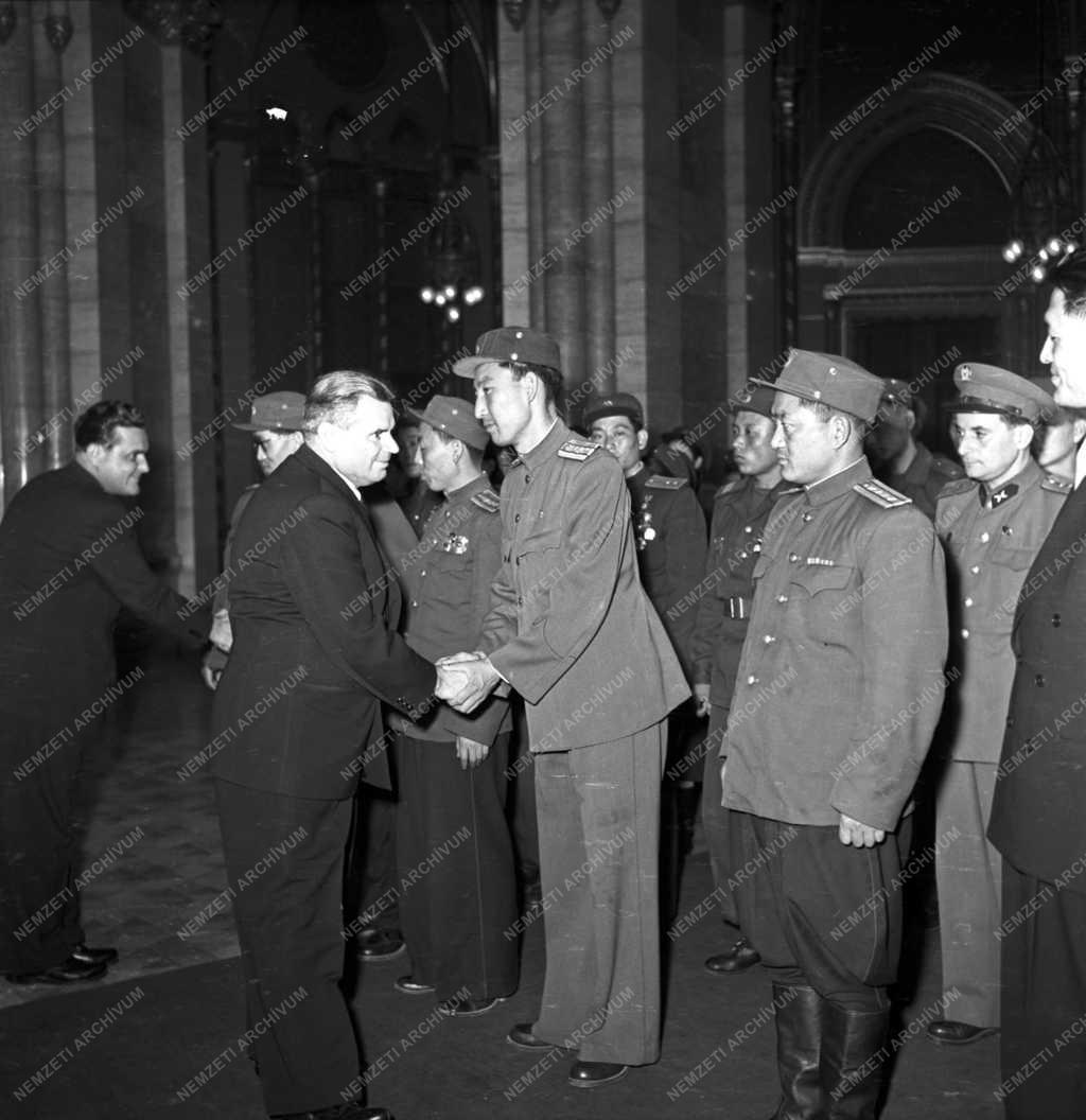 Kultúra - A Koreai Néphadsereg Művészegyüttese az Országházban