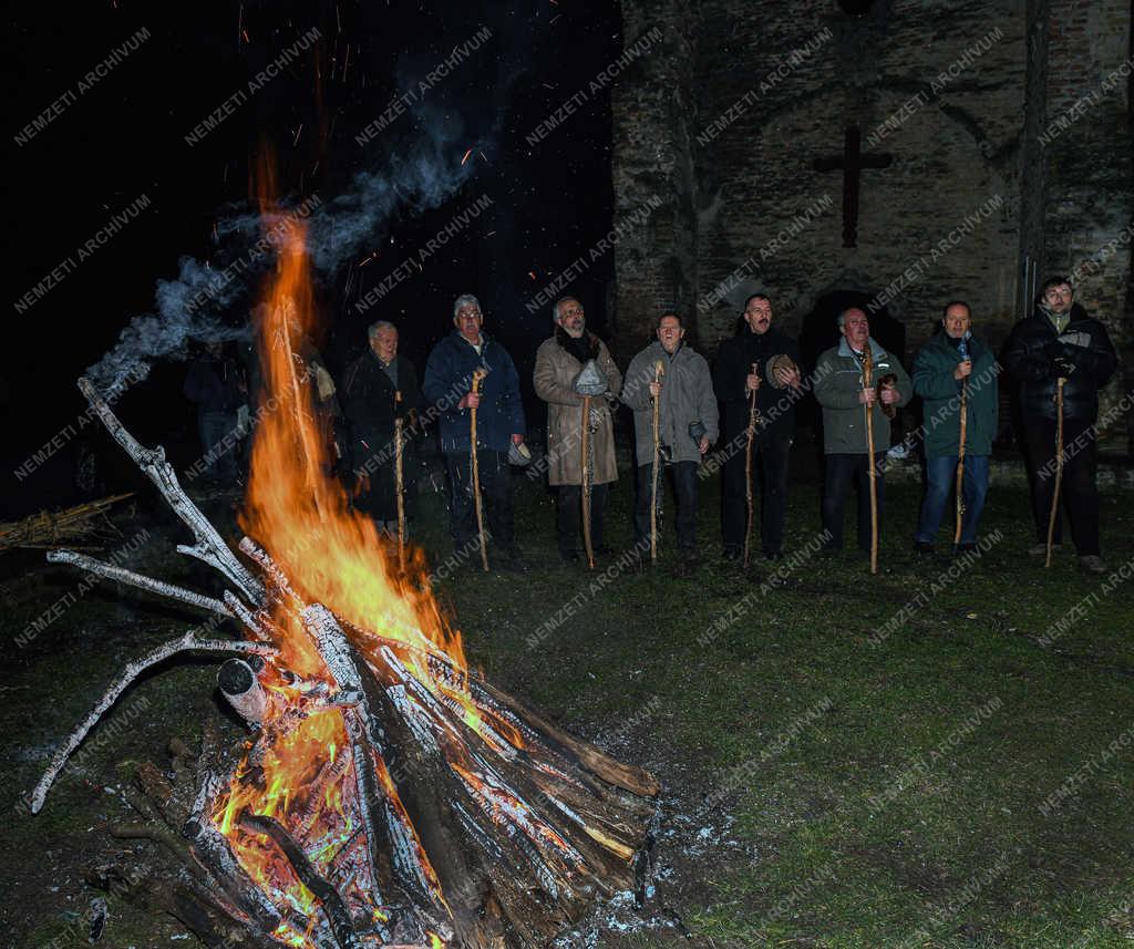 Néphagyomány -  Hajdúböszörmény - István-napi regölés Zeleméren