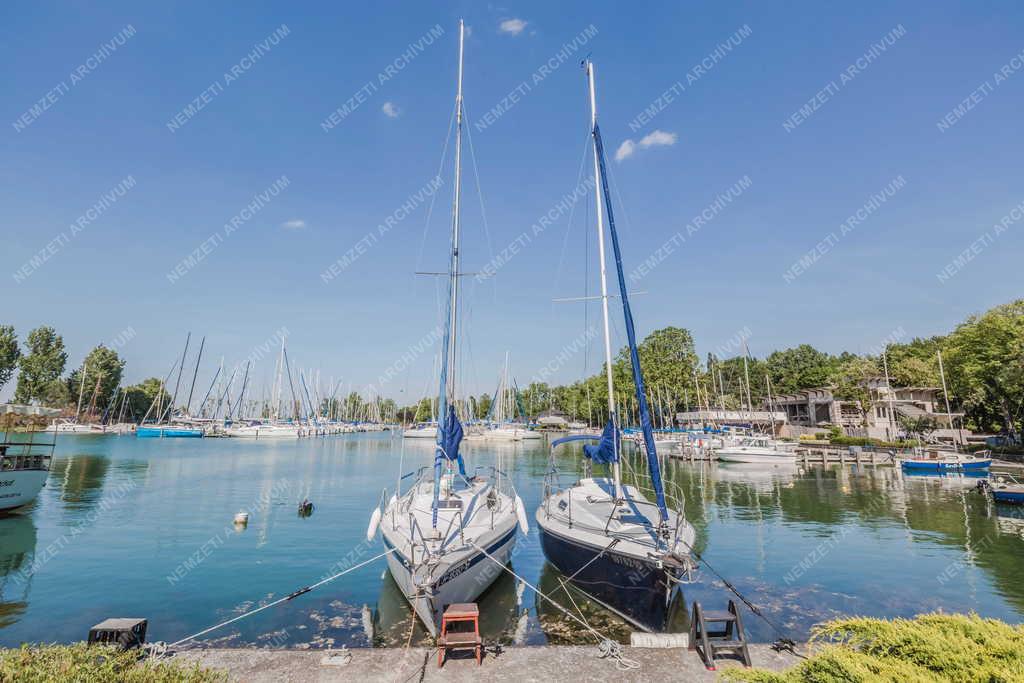 Tájkép - Balatonföldvár - Vitorláshajók 
