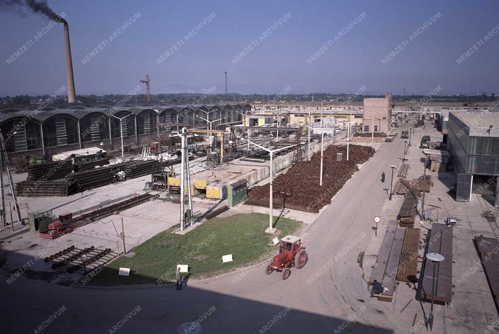 Építőipar - Beton- és Vasbetonipari Művek alsózsolcai gyára