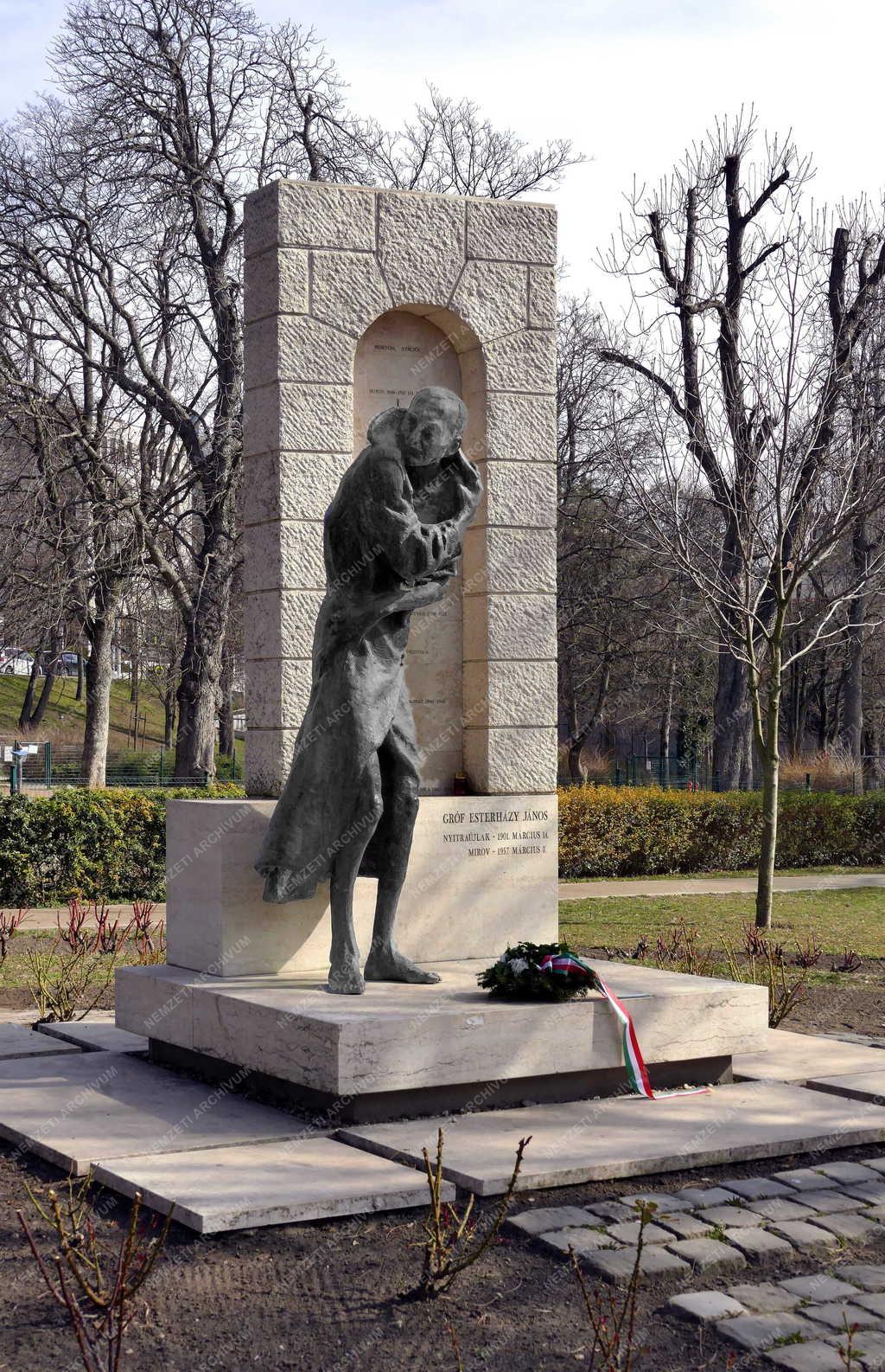 Városkép - Budapest - Gróf Esterházy János emlékműve