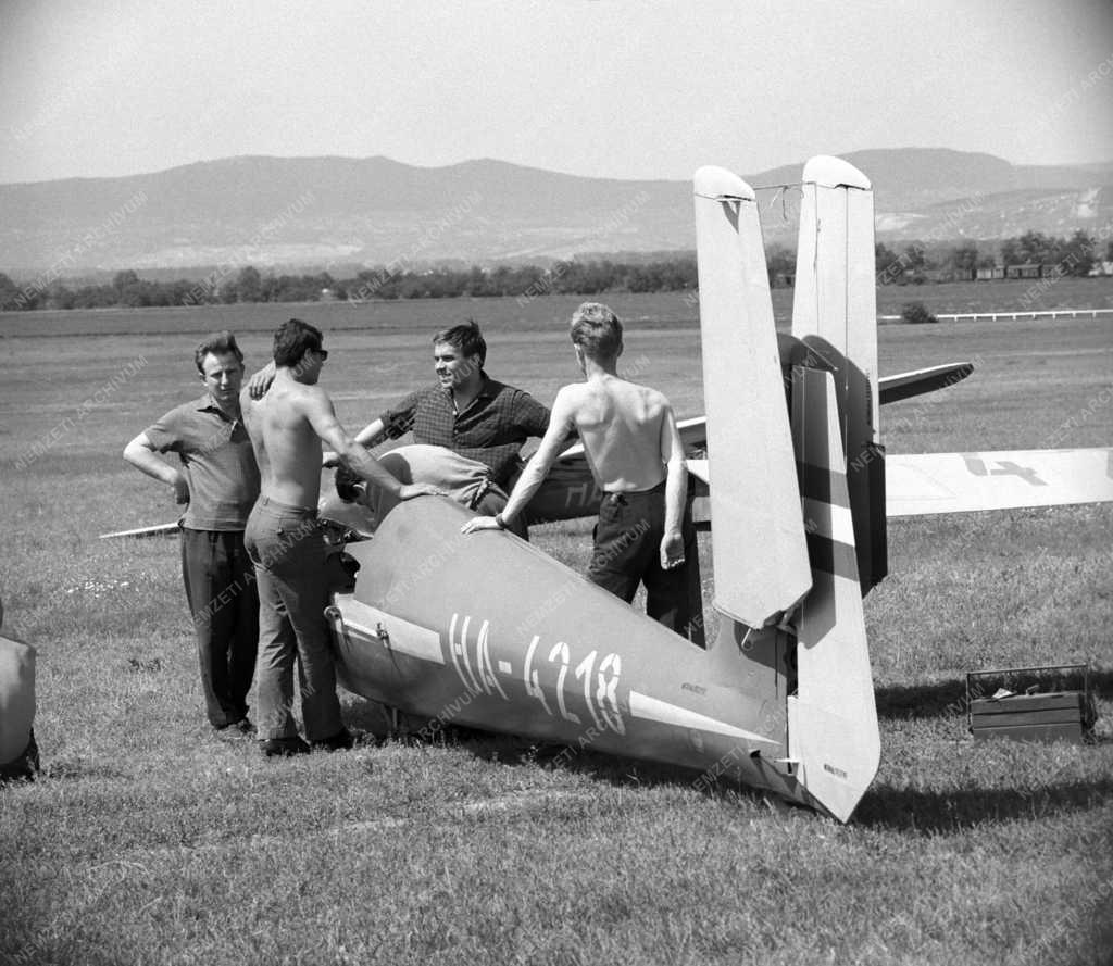 Sport - Készülődés a XXVII. Nemzeti Vitorlázórepülő Bajnokságra