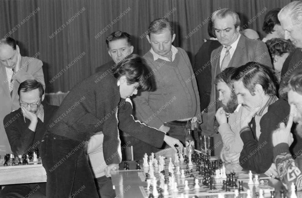 Sport - Sakk – Polgár Zsuzsa szimultánja