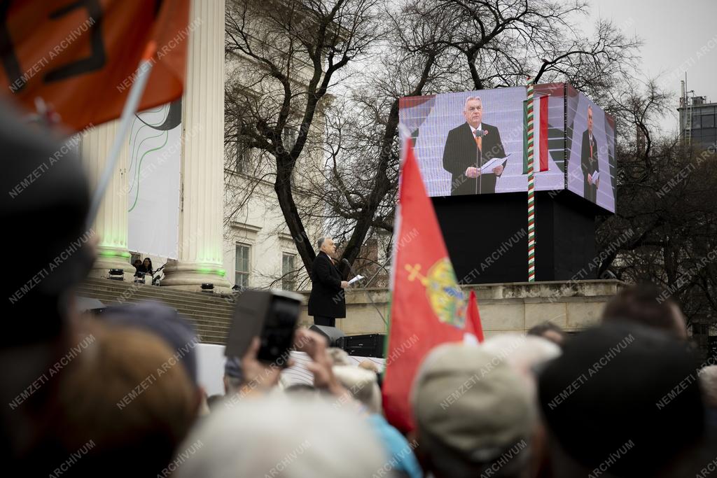Március 15. - Állami díszünnepség a Múzeumkertben