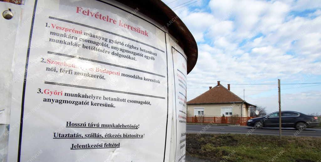 Utcakép - Görbeháza - Lakossági hirdetés