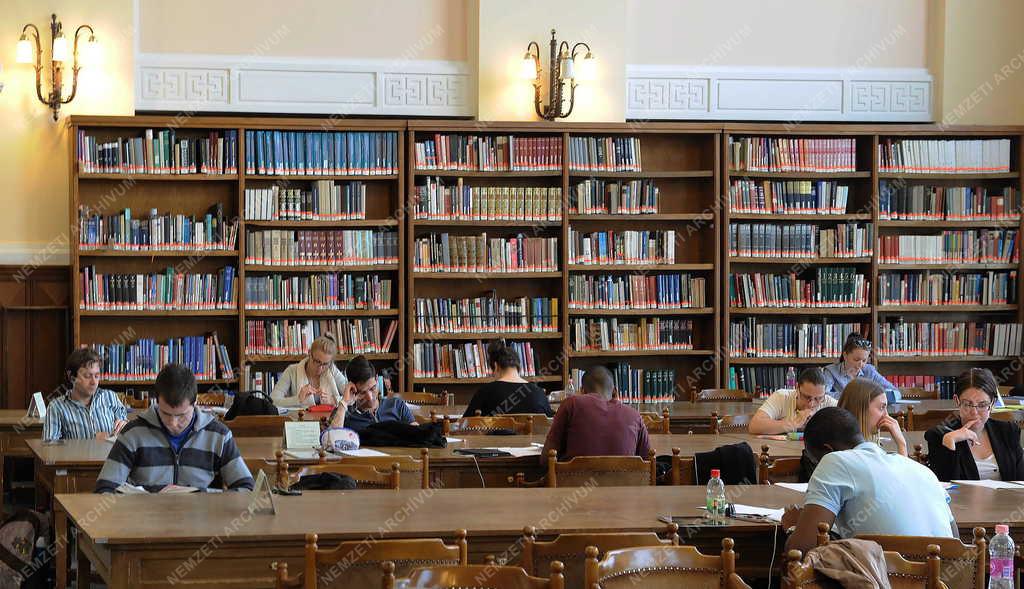 Kultúra - Debrecen - 100 éves az Egyetemi és Nemzeti Könyvtár