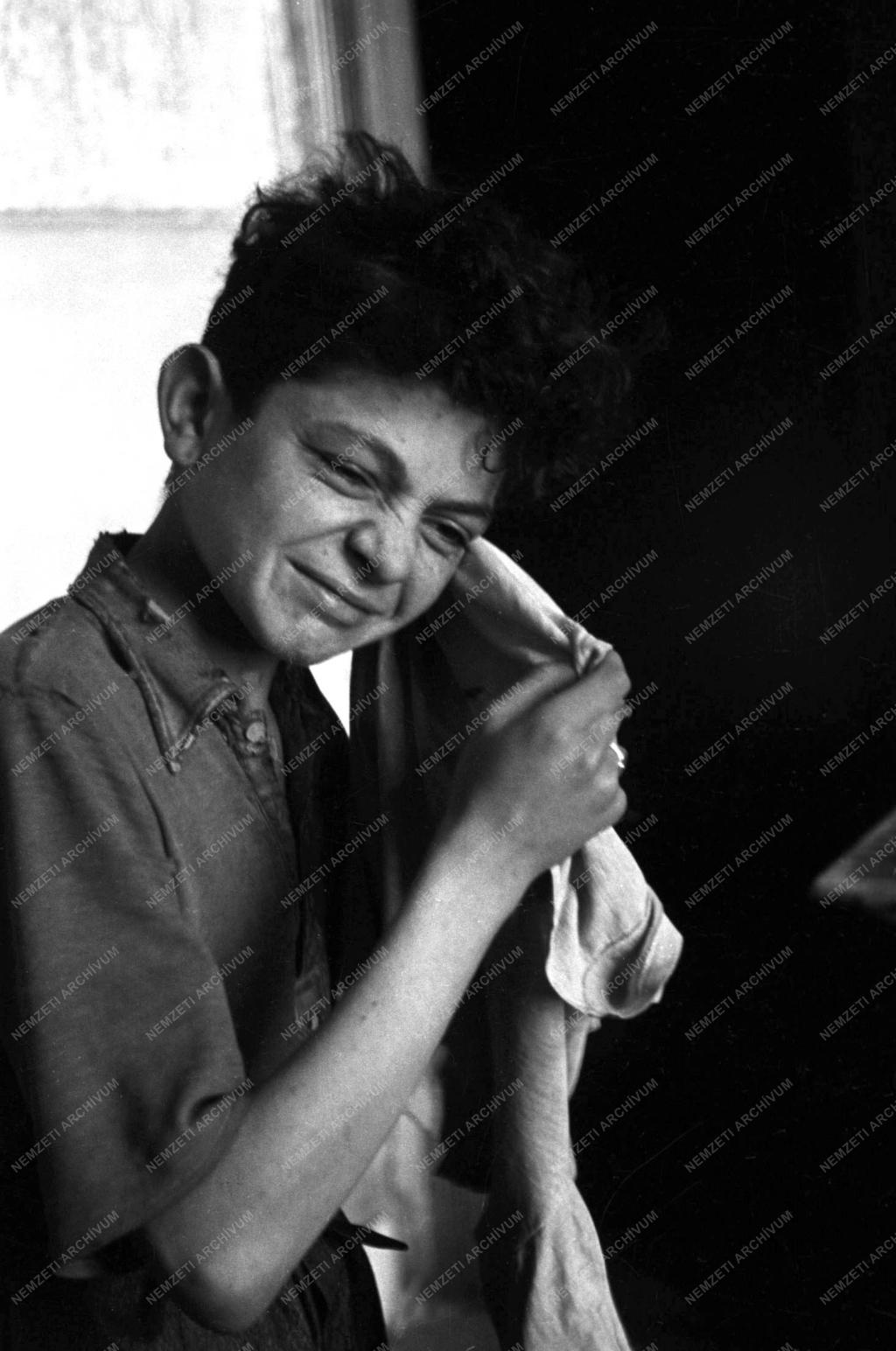 Misi (egy rikkancs) egy napja