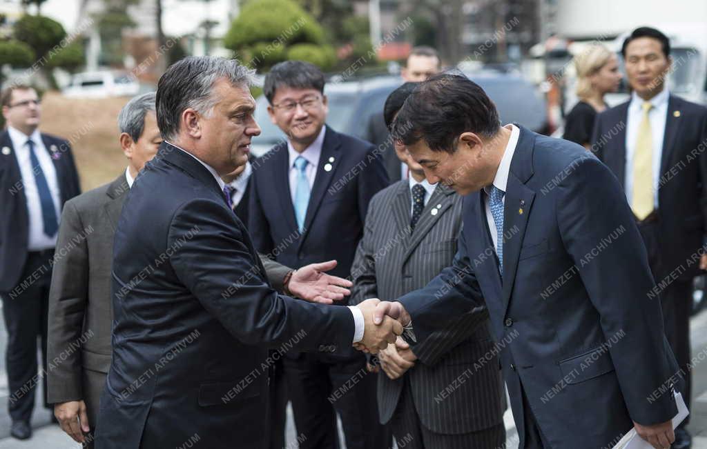 Orbán Viktor Szöulban