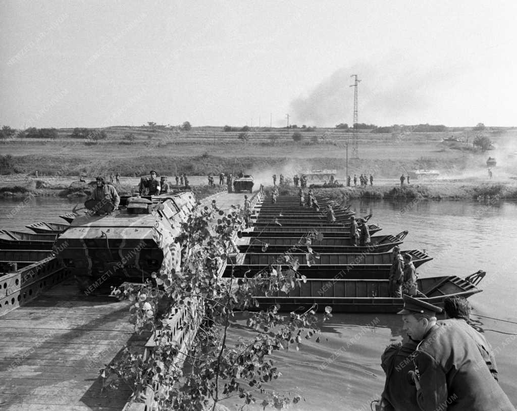 Katonapolitika - Fegyveres erők - Vltava 1966 hadgyakorlat