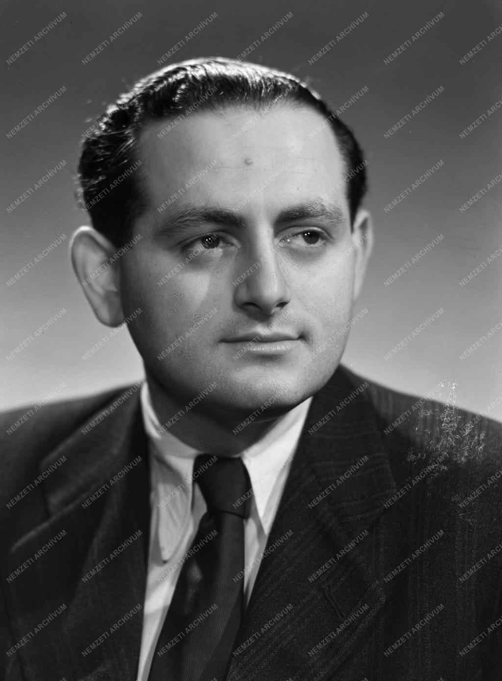 Mikó András rendező