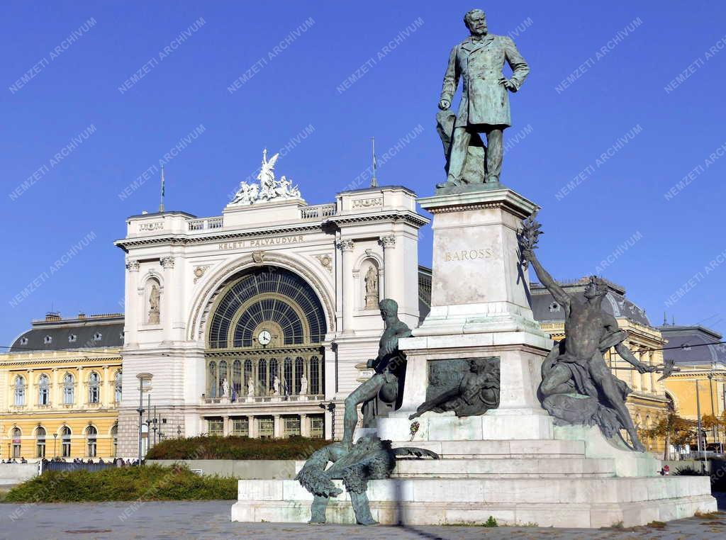 Városkép - Budapest - Keleti pályaudvar a Baross téren