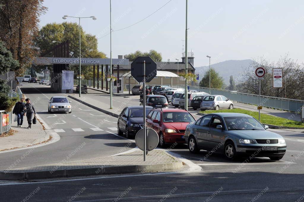 Városkép - Stúrovo - A Mária-Valéria Híd stúrovoi hídfő