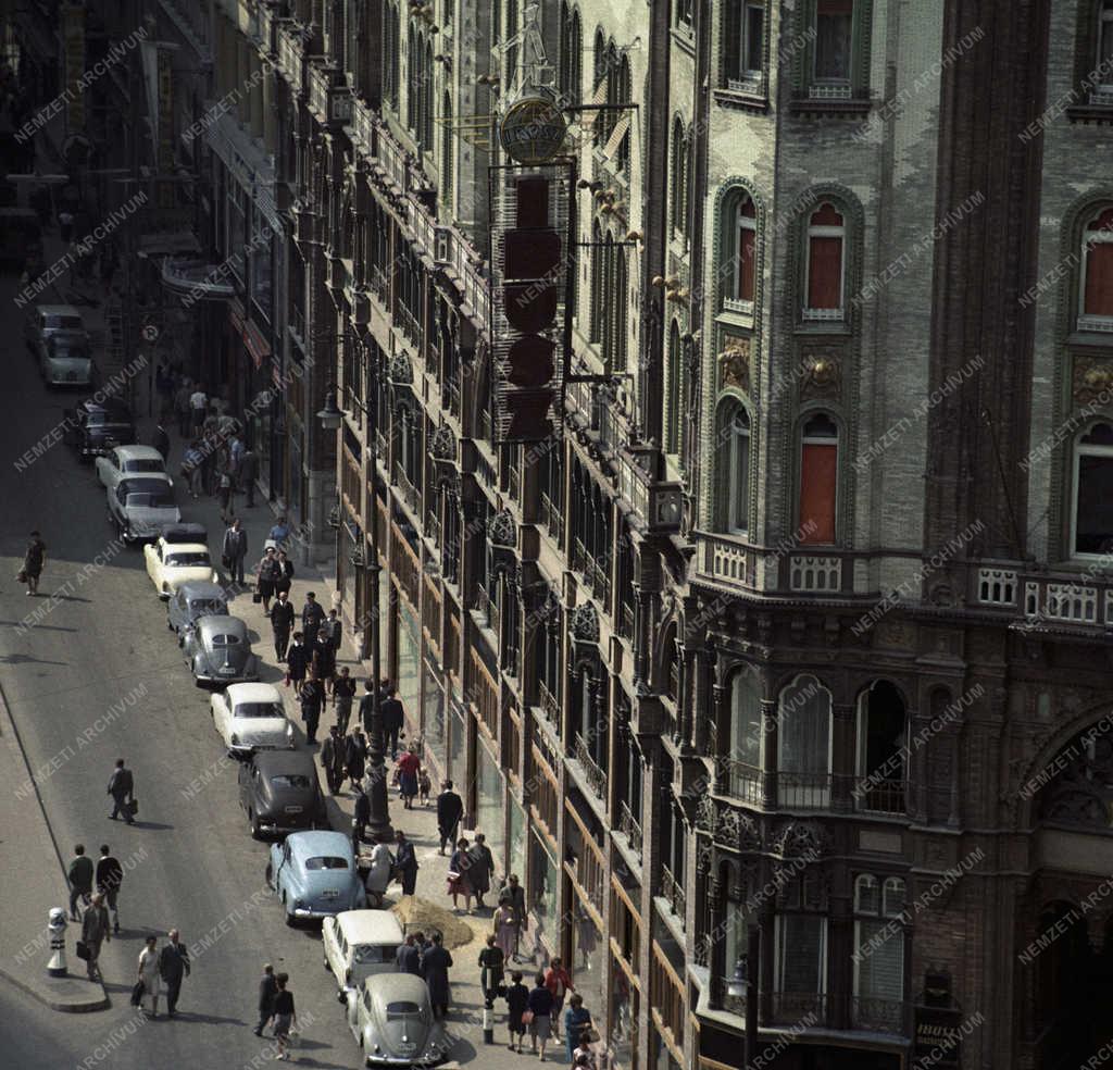 Városkép - Budapest - Kilátás az Alcantrai Szent Péter-templom tornyából