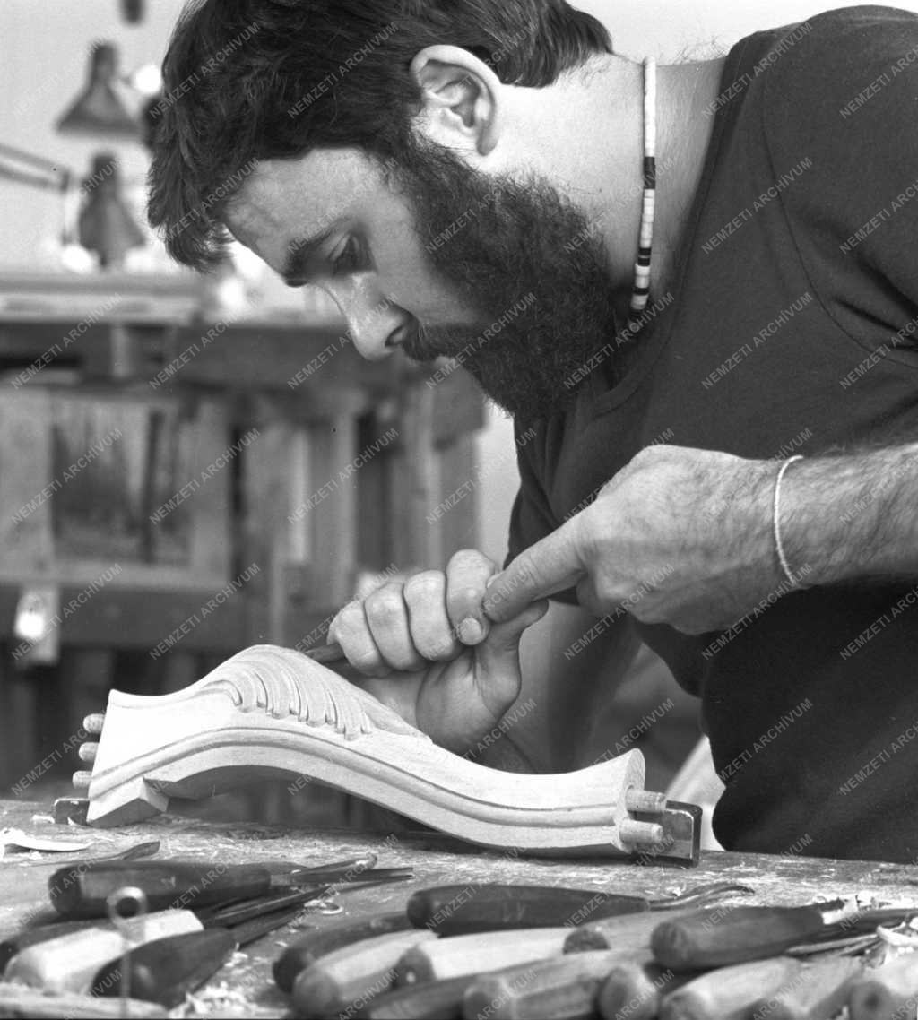 Könnyűipar - Agria Bútorgyár - Export