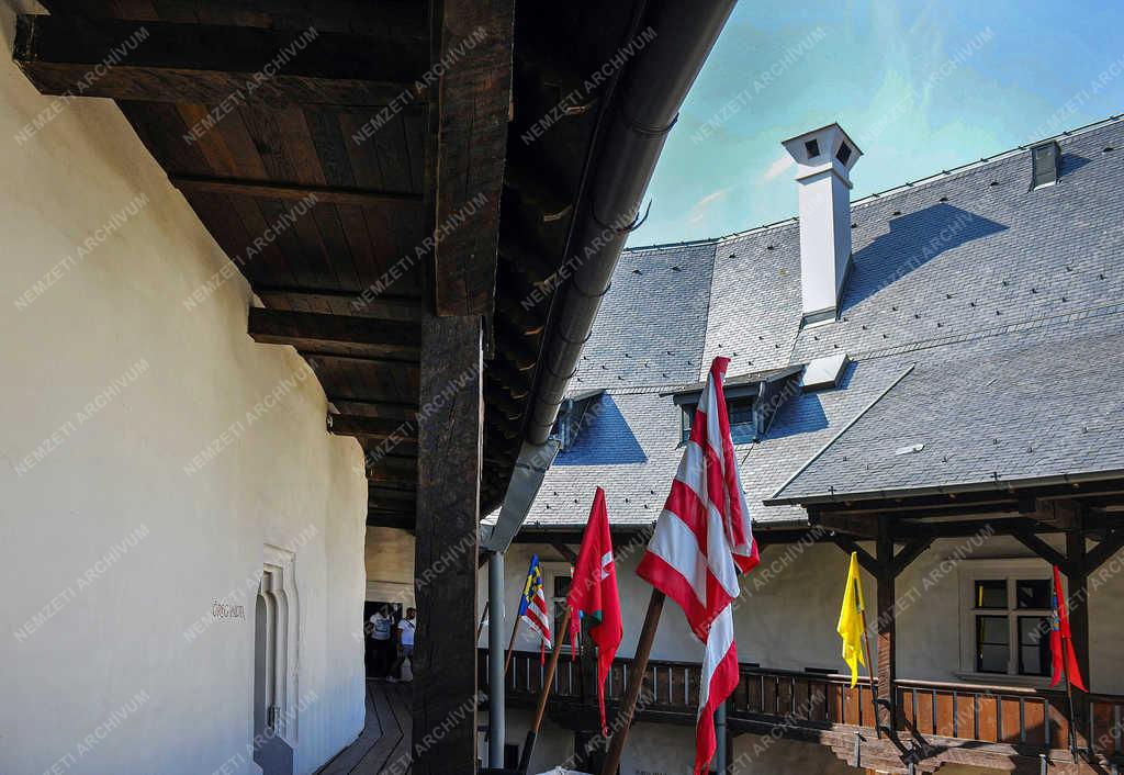 Műemlék - Füzér - Várrekonstrukció 