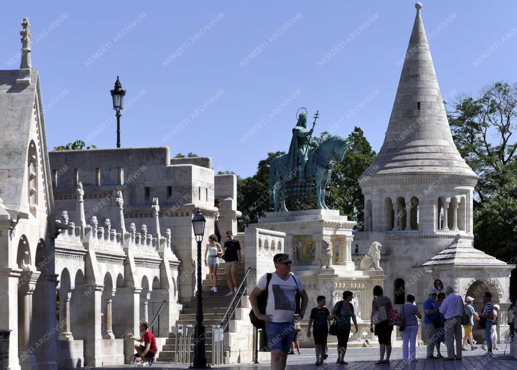 Turisták a Budai Várban