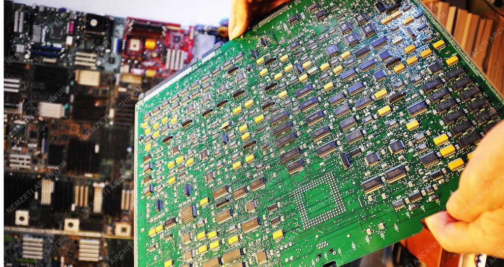 Kultúra - Tudomány - Információtechnológia fejlődését bemutató kiállítás Óbudán