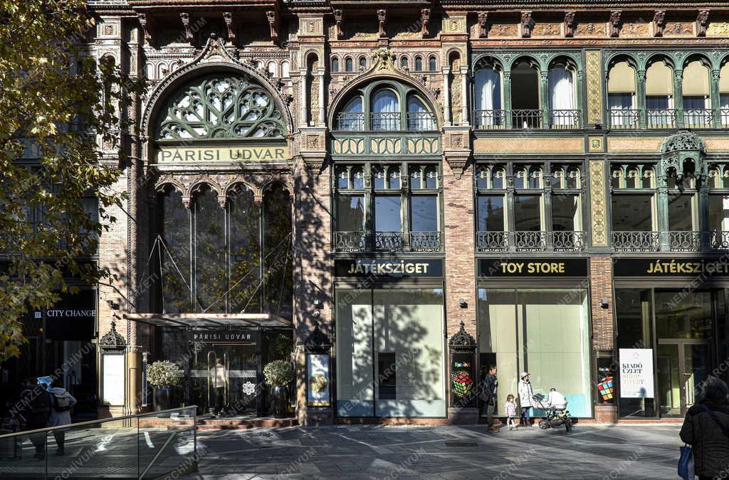 Városkép - Idegenforgalom - Párisi Udvar Hotel és Passage Budapest 