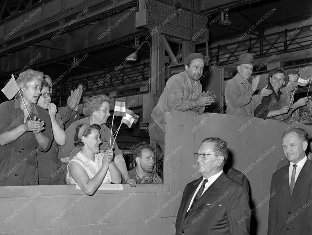 Külkapcsolat - Tito elnök látogatása a Ganz-MÁVAG-ban