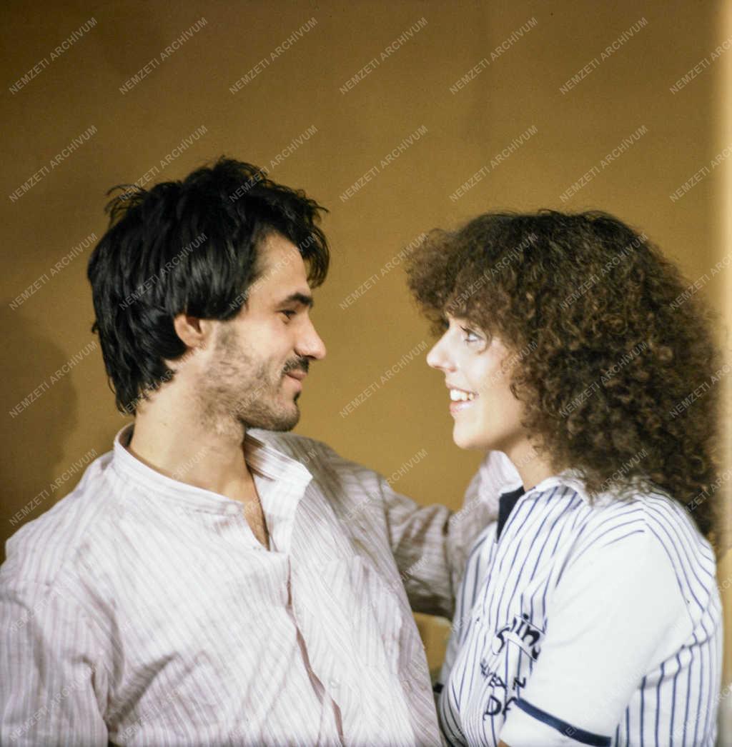 Kultúra - TV-film - Harmodios... és meg kell dögleni