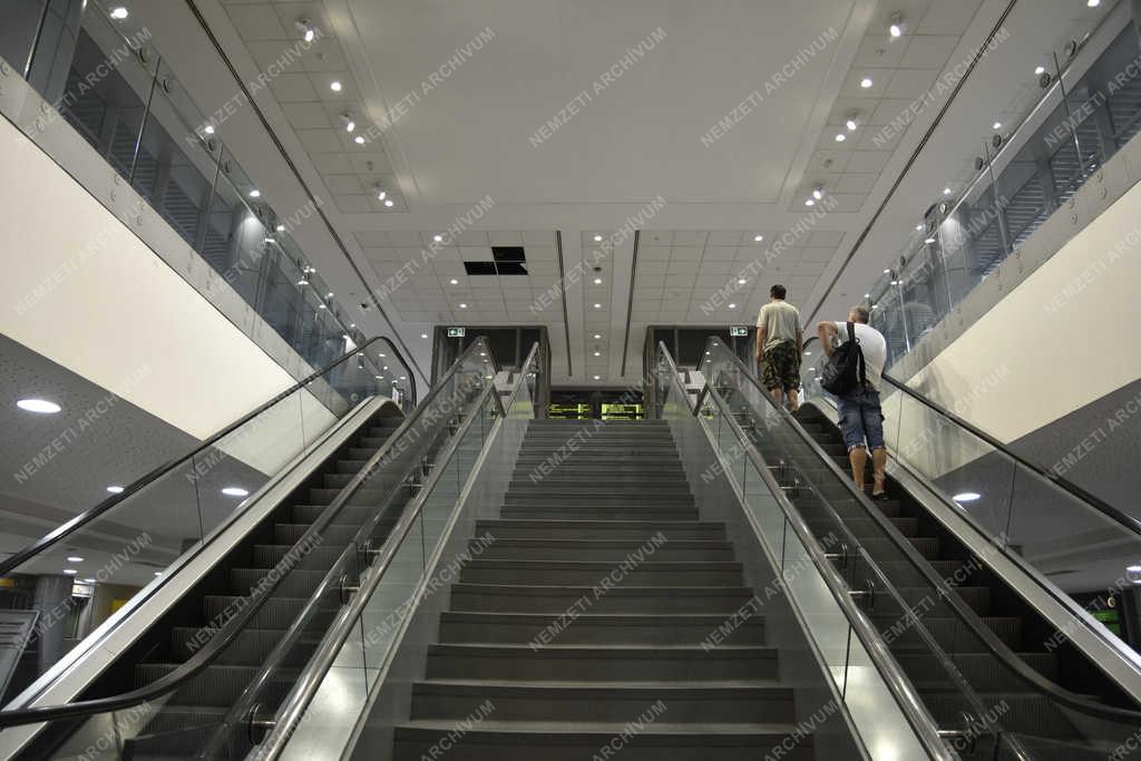 Közlekedés - Budapest - Népliget buszvégállomás