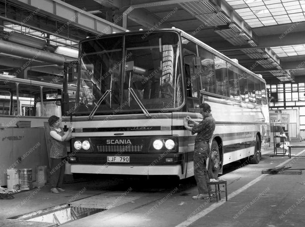 Közlekedés – Hazai fejlesztésű Ikarus 664