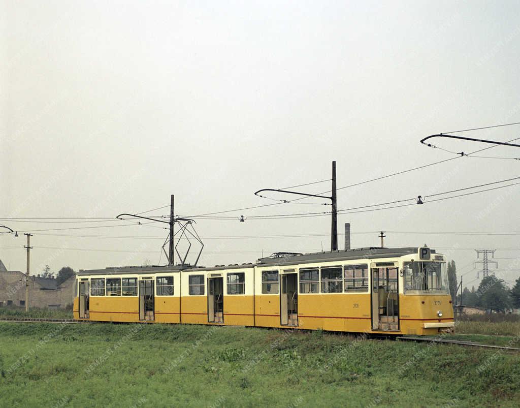 Közlekedés - Nyolctengelyes FVV csuklós villamos