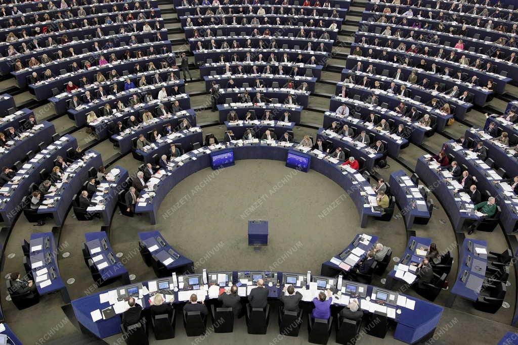 EP - Európai Parlament