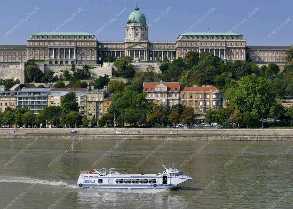 Turizmus - Budapest - Szárnyashajóval Esztergomba