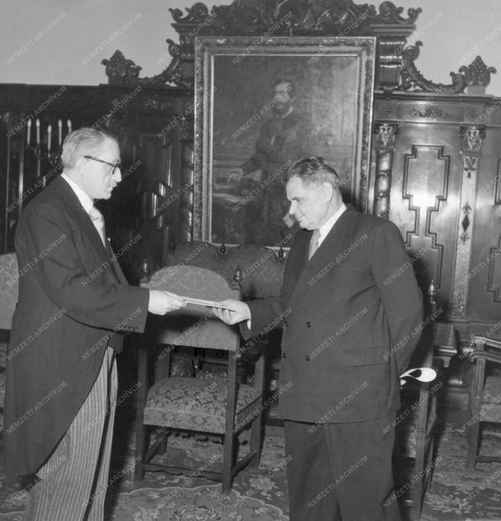 Külpolitika - Diplomácia