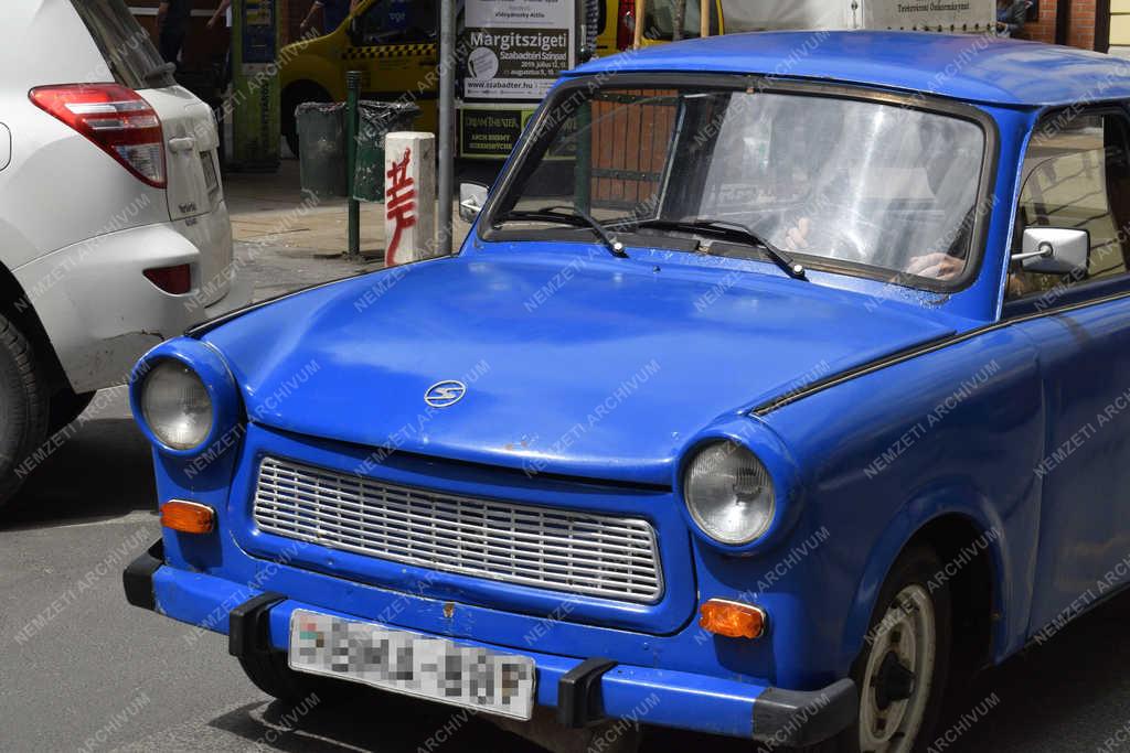 Közlekedés - Budapest - Trabant 601