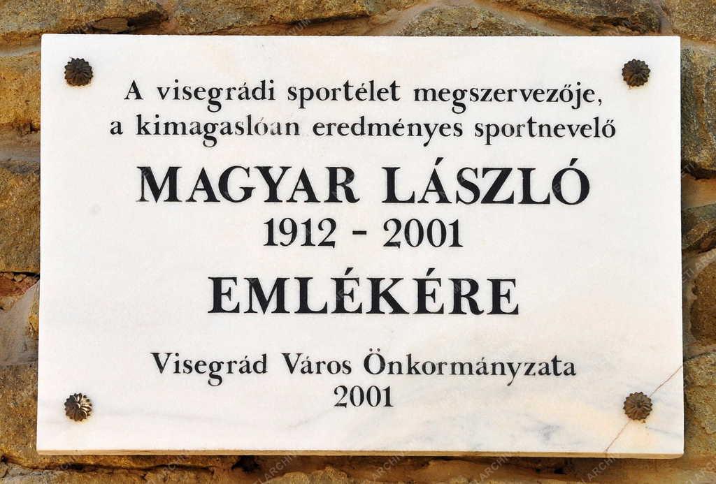 Emléktábla - Visegrád - Magyar László sportnevelő