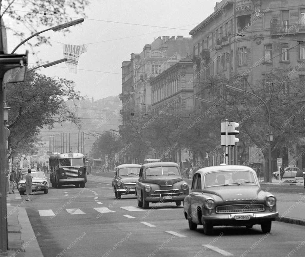 Településfejlesztés - Közlekedés - Felújították a fővárosi Szent István körútat