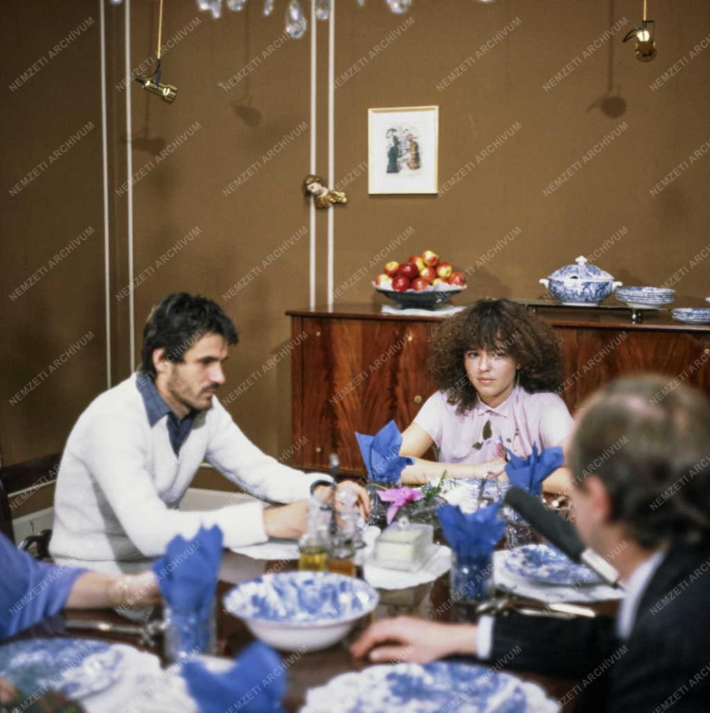 Kultúra - TV-film - Harmodios... és meg kell dögleni