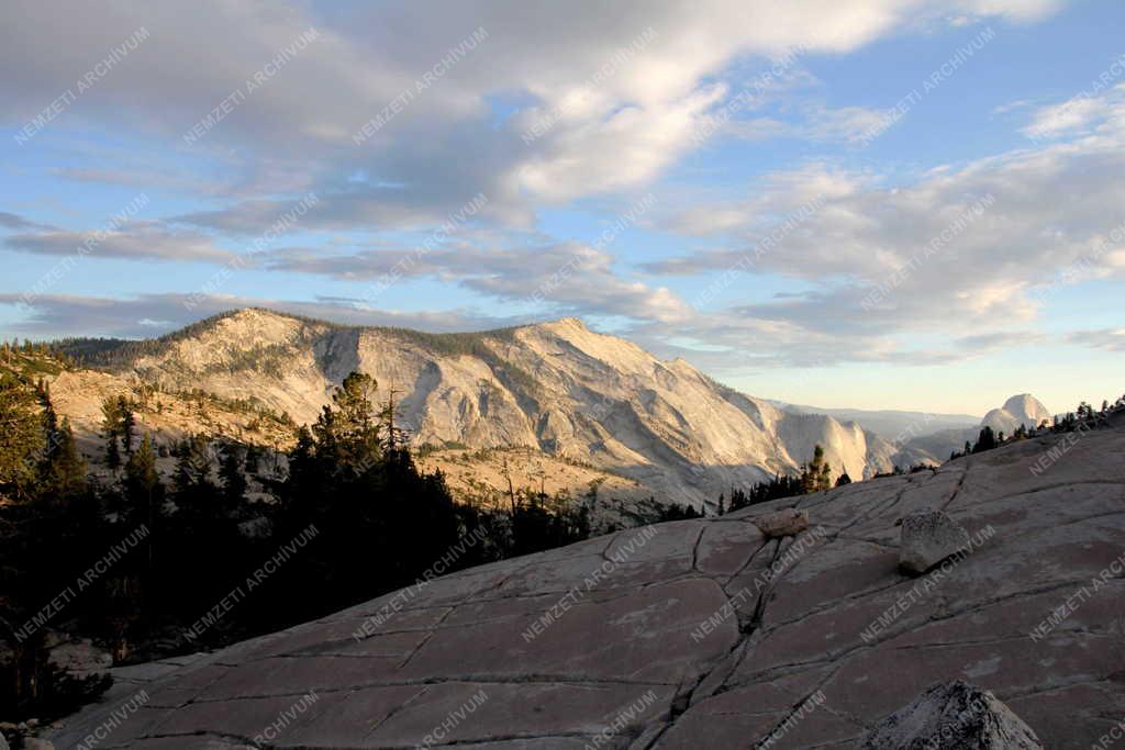 Tájkép - Naplemente a Yosemite Nemzeti Parkban