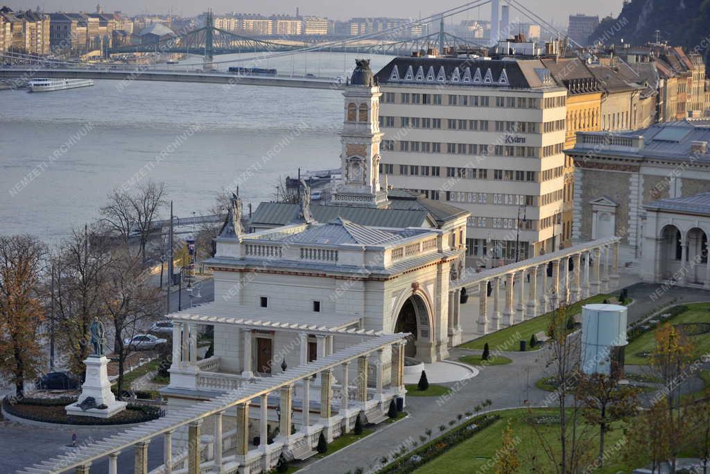 Műemlék - Budapest - A Várkert Bazár