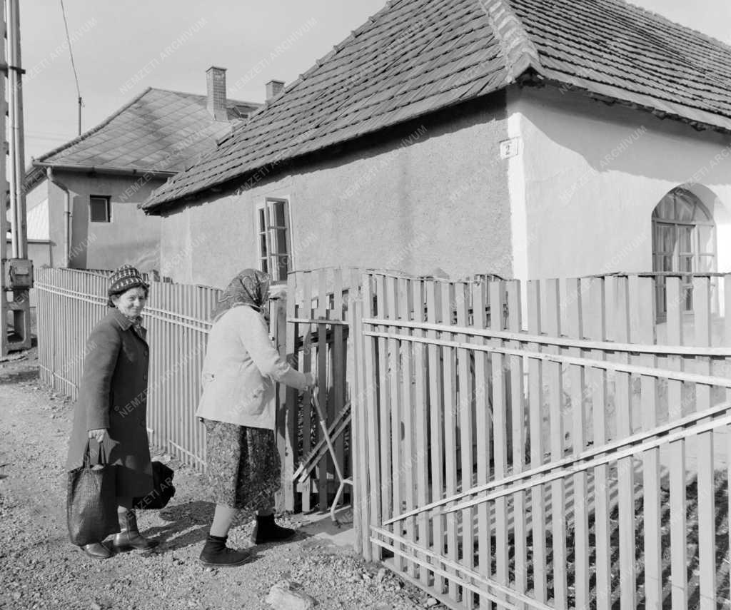 Városkép-életkép - Városlődi utcakép