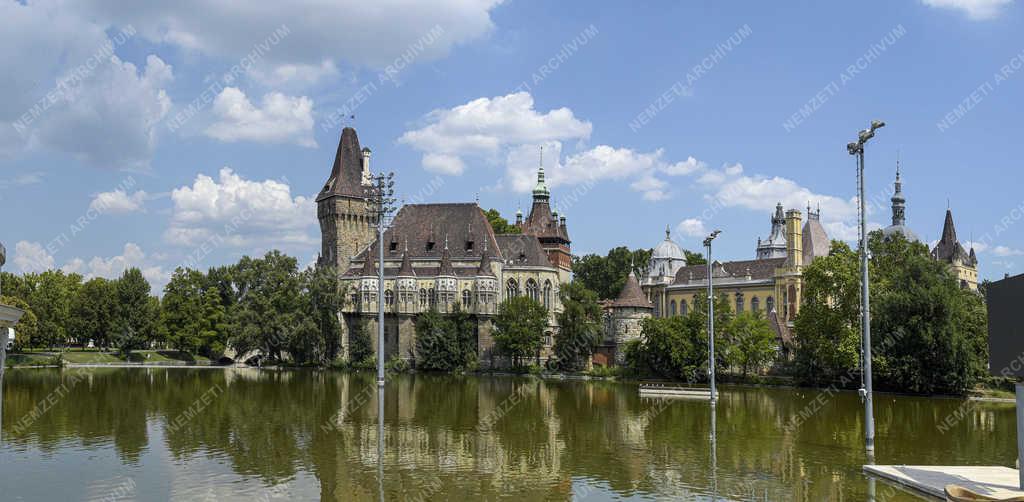 Városkép - Budapest - Vajdahunyad-vár a Városligetben