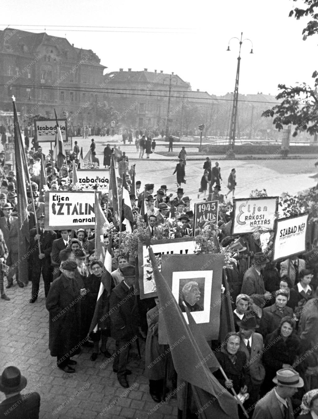 Ünnep - Az első szabad Május 1.