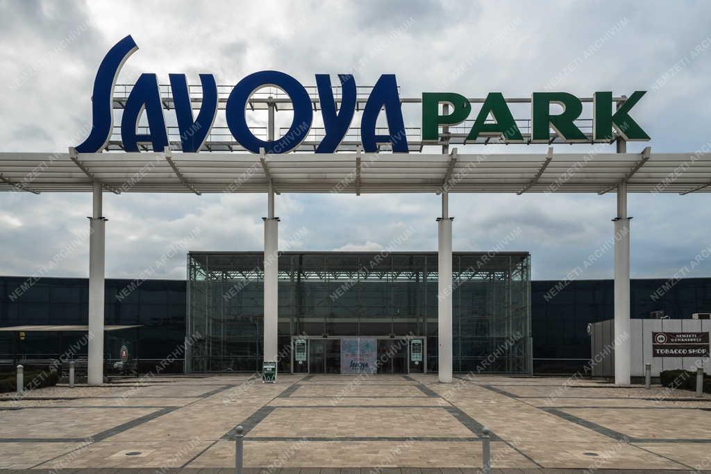 Kereskedelem - Budapest - Savoya Park 