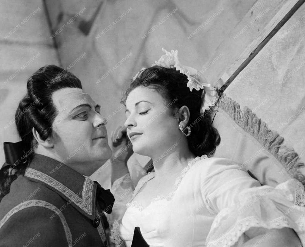 Színház - Mirandolina a Nemzeti Színházban