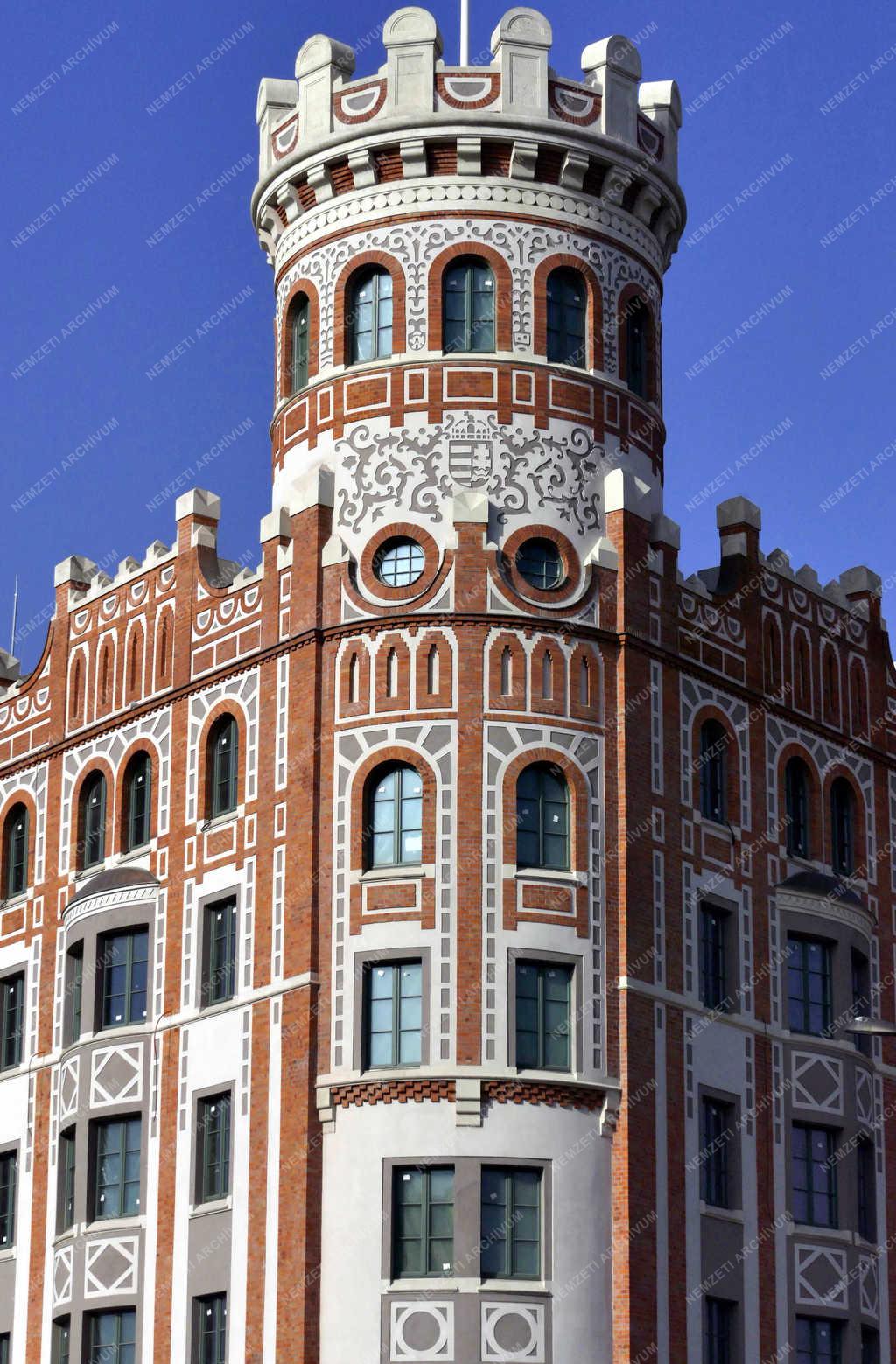 Műemlék épület - Budapest - A Postapalota