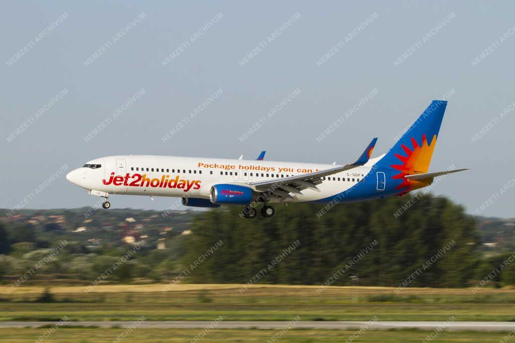 Légi közlekedés - Budapest - Utasszállító repülőgép Ferihegyen