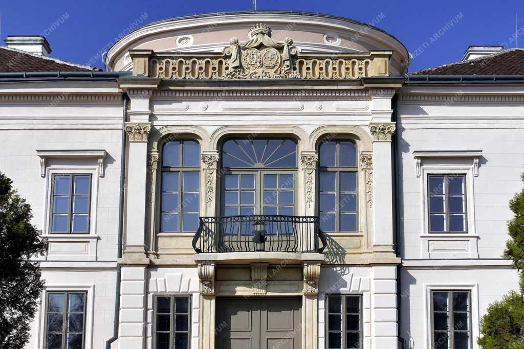 Városkép - Várpalota - Megújul a Zichy-kastély